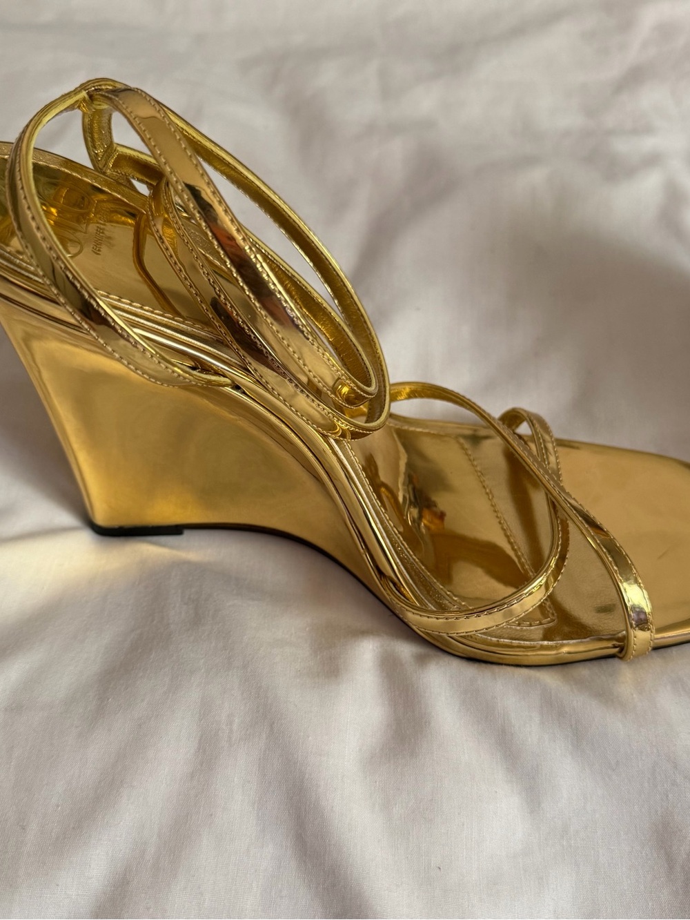 JLO Jennifer Lopez Metallic 
Gold Strappy Wedge Sandals Size 10